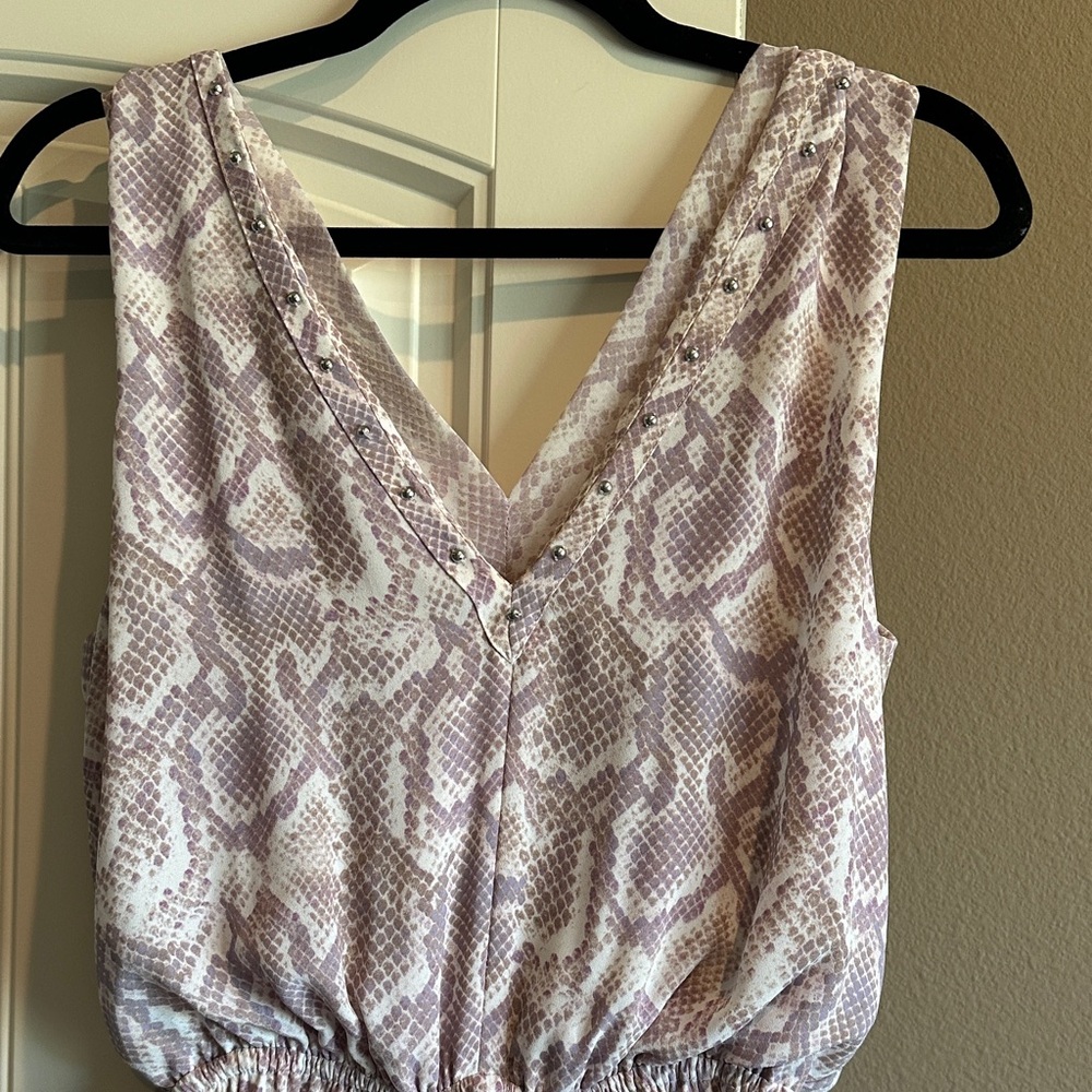 Sleeveless V-Neck Snake Print dress in Light Lavender